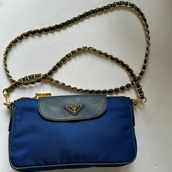 Prada bag - Picture 2 of 16